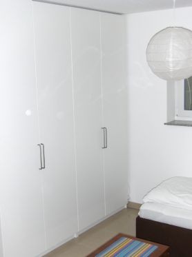 12-12 Kleiderschrank